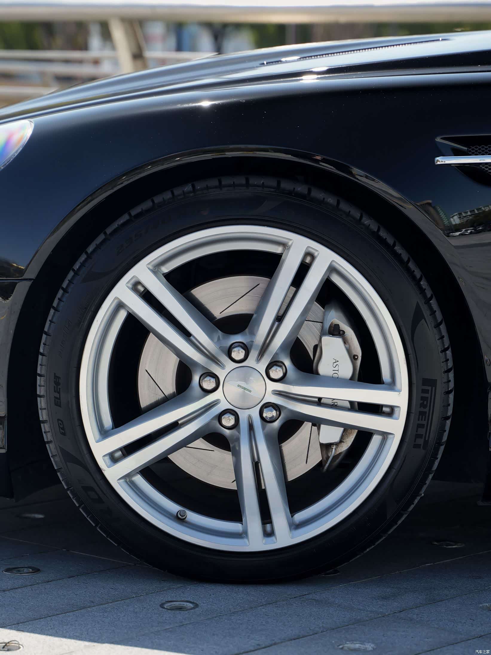 Aston Martin DB9, 2009 все фото