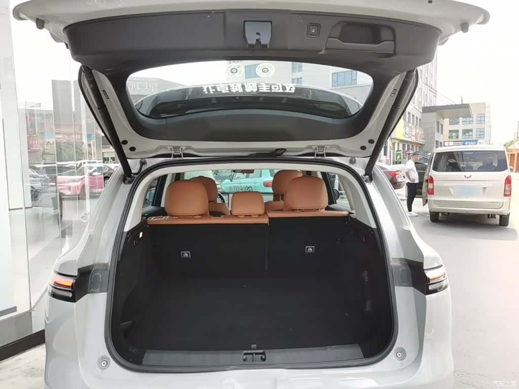Leapmotor C10, 2025 15