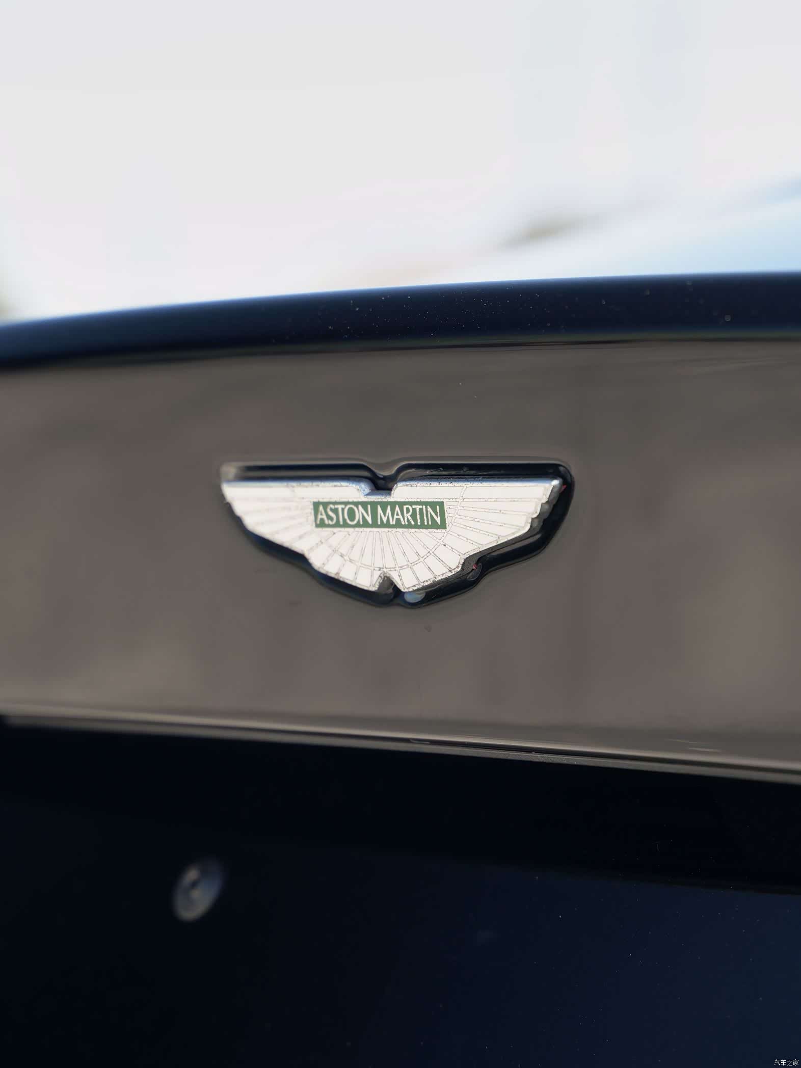 Aston Martin DB9, 2009 13