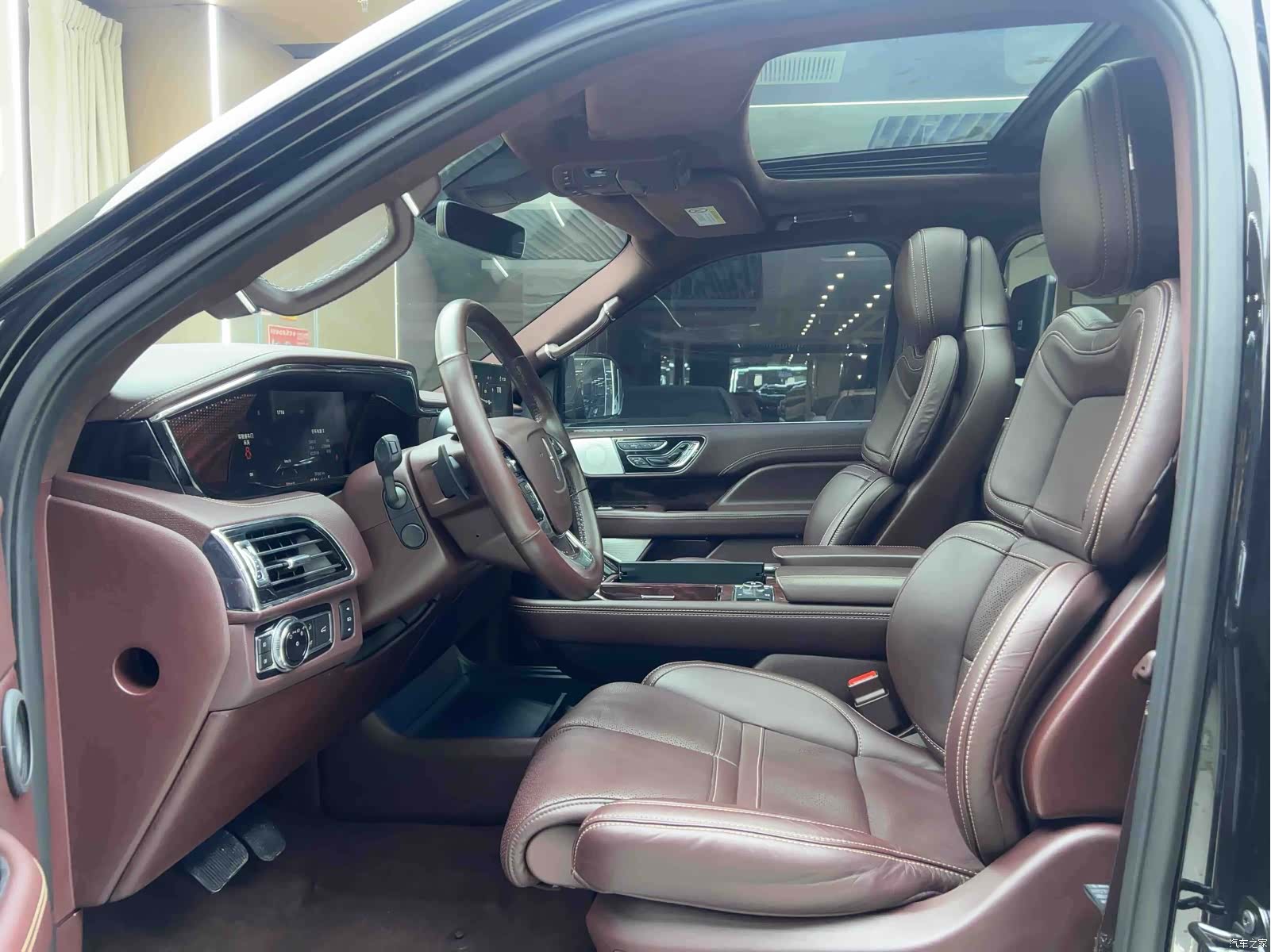 Lincoln Navigator, 2020 16