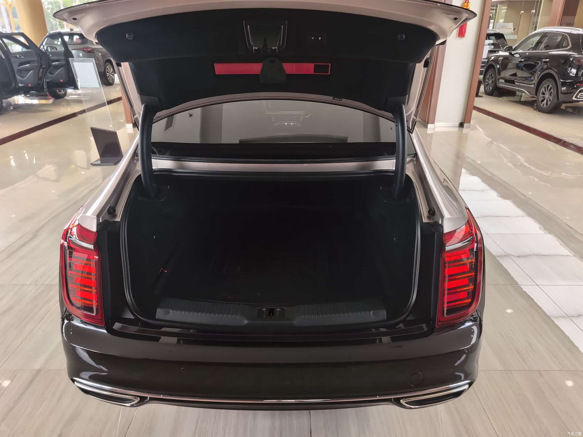 Hongqi H9, 2021 13