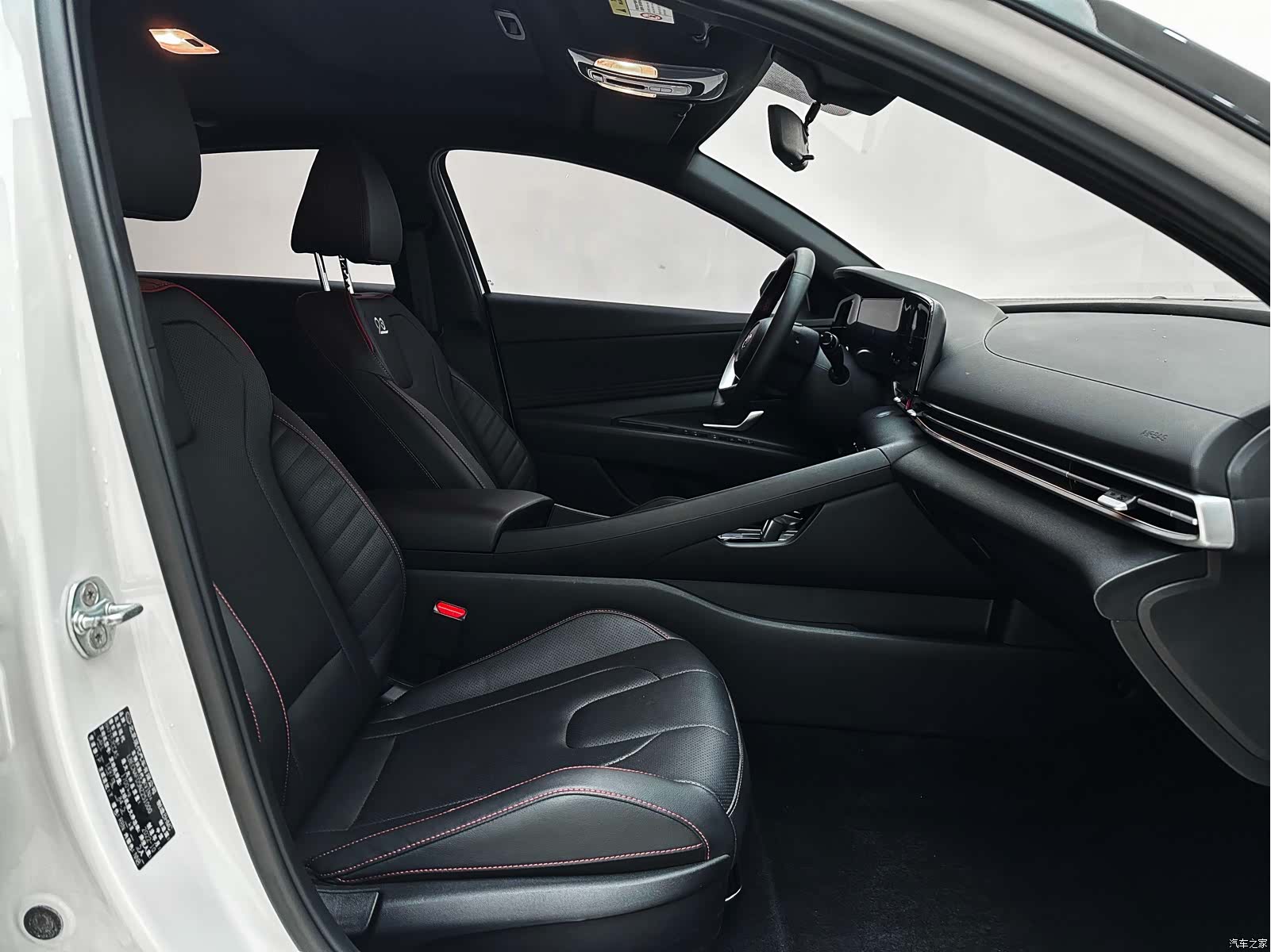 Hyundai Elantra, 2022 16