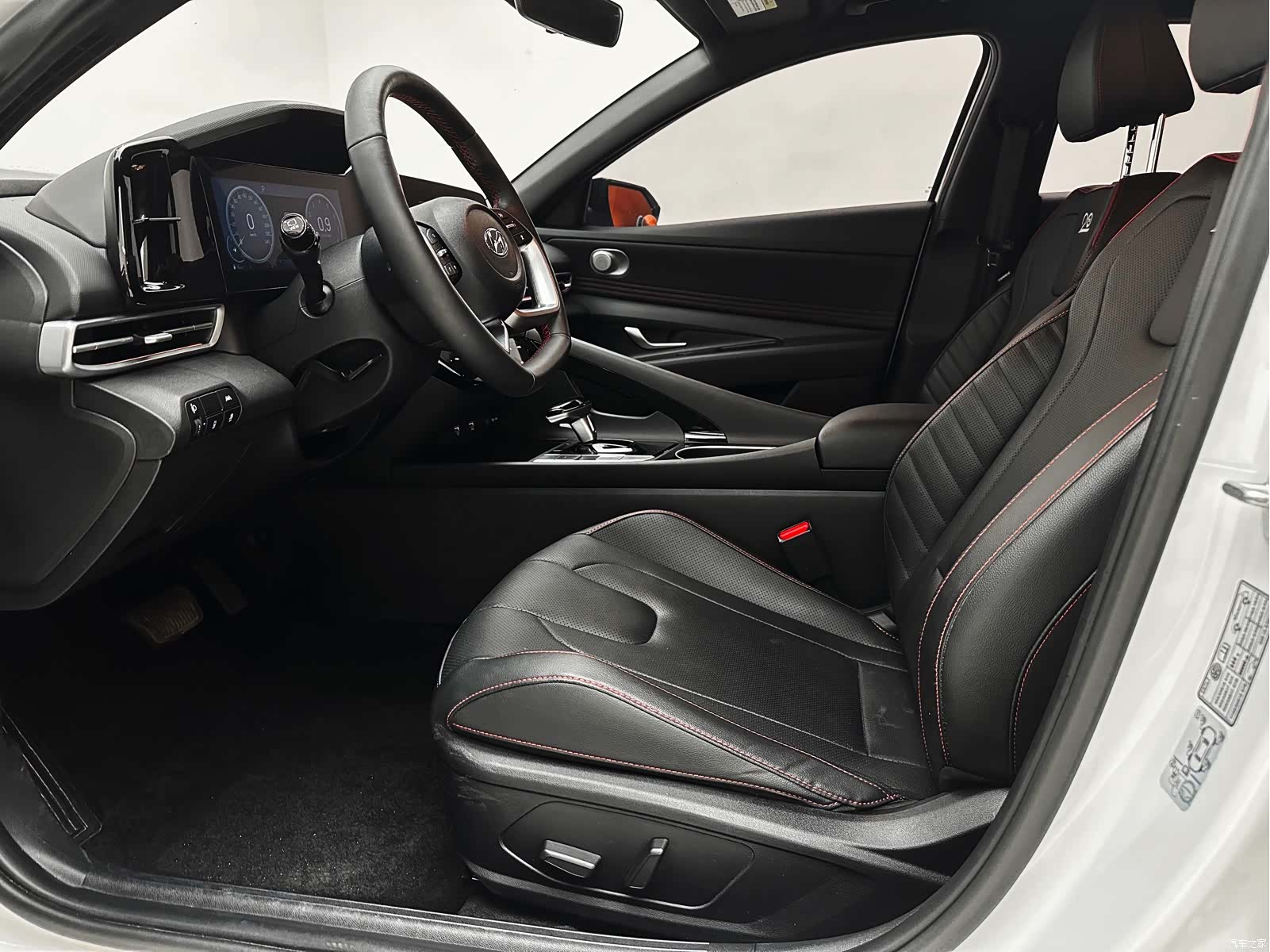 Hyundai Elantra, 2022 11