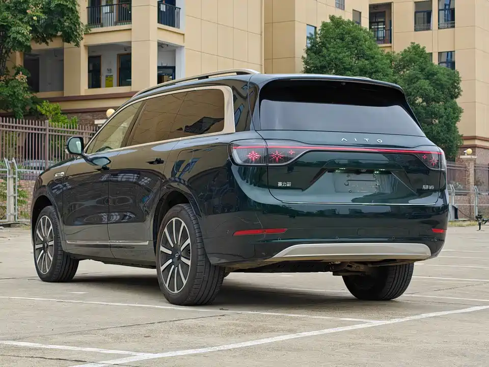 AITO Ask the world M9