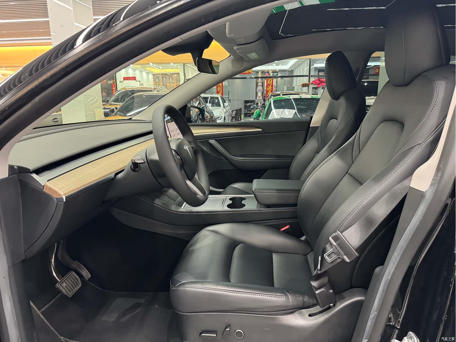 Tesla Model Y, 2023 8