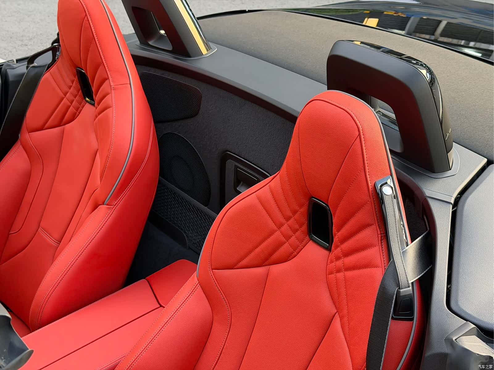 BMW Z4, 2025 10