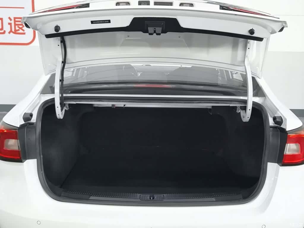 Roewe i5, 2019 16