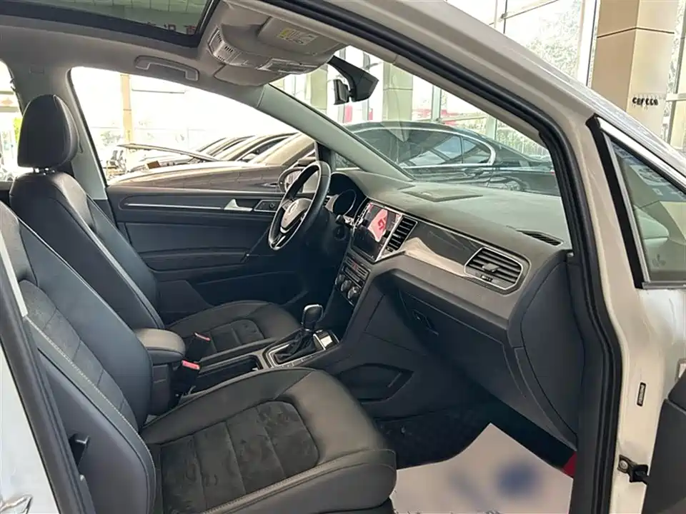 Volkswagen Golf*Jiayu