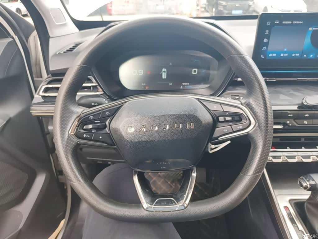 Wuling RS-3, 2019 11