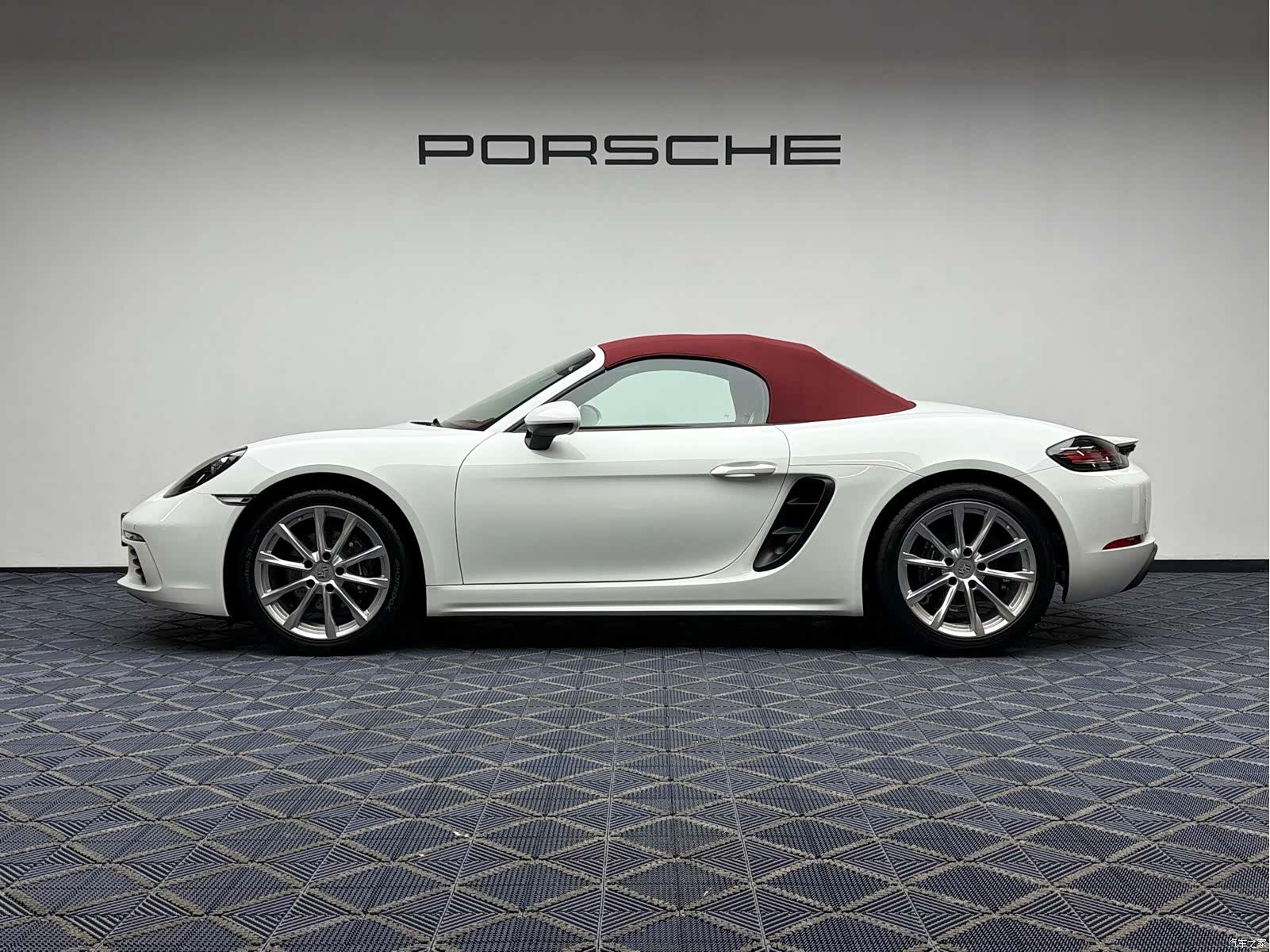 Porsche Boxster, 2026 16