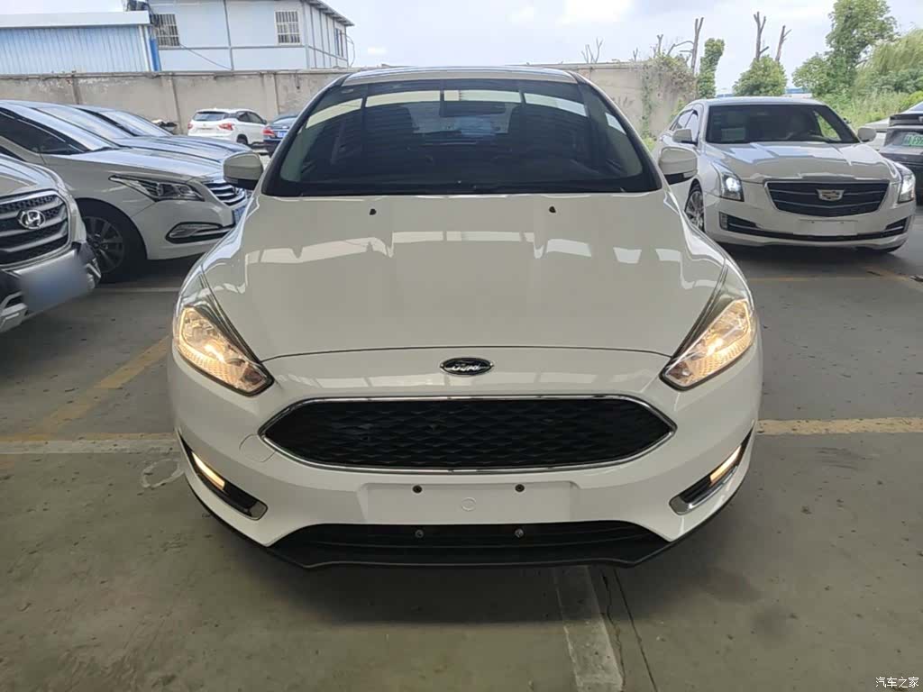 Ford Focus, 2015 3