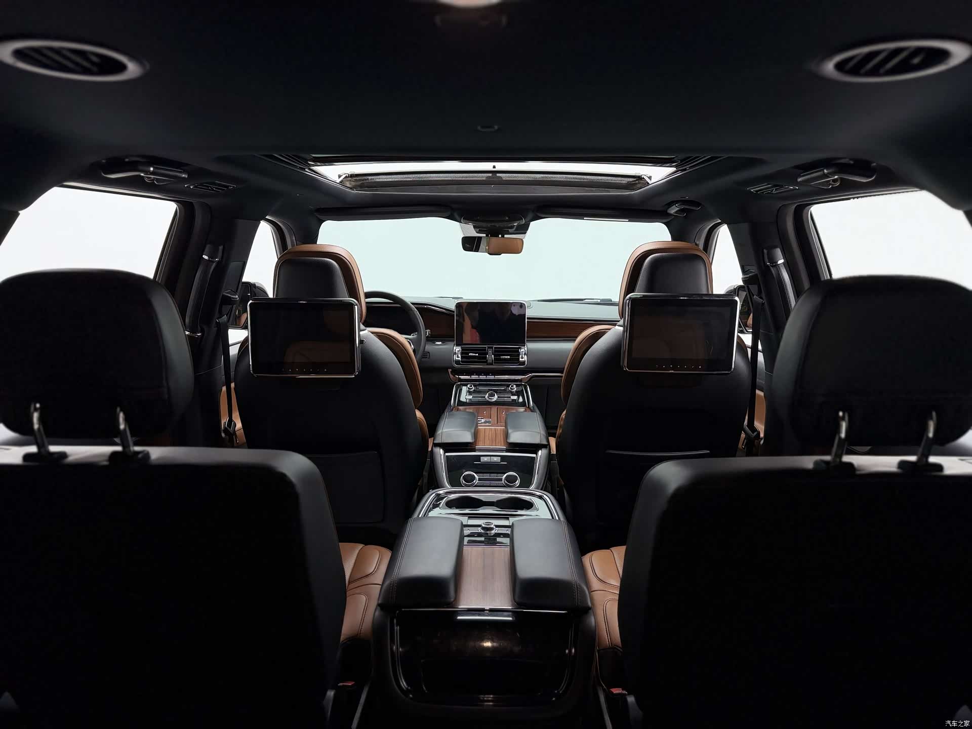 Lincoln Navigator, 2019 11