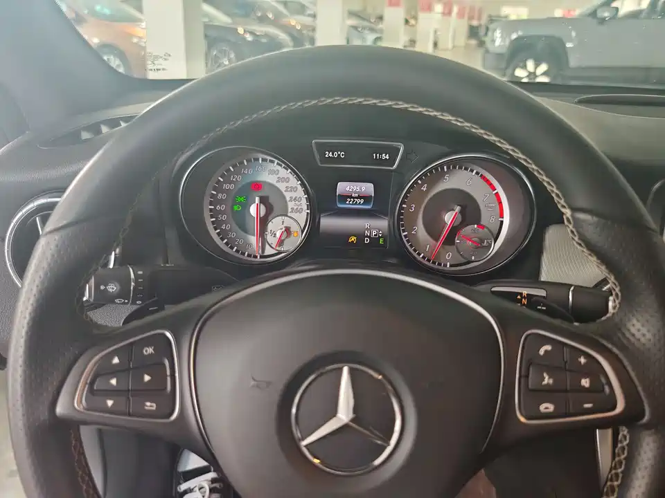 Mercedes-Benz CLA