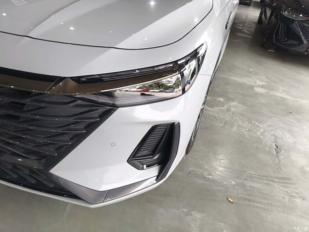 Chery Arrizo 8, 2025 24
