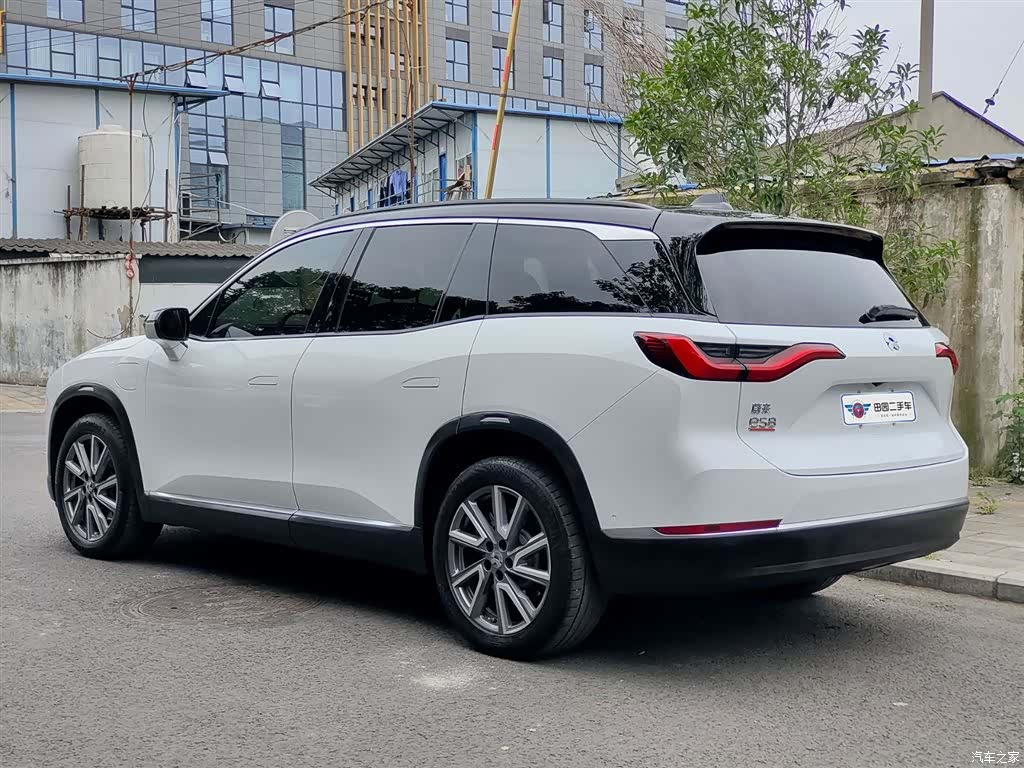 NIO ES8, 2022 4
