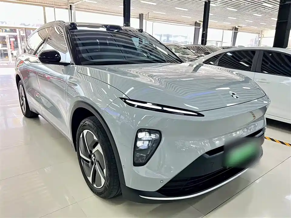 NIO ES8