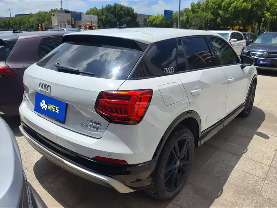 Audi Q2L