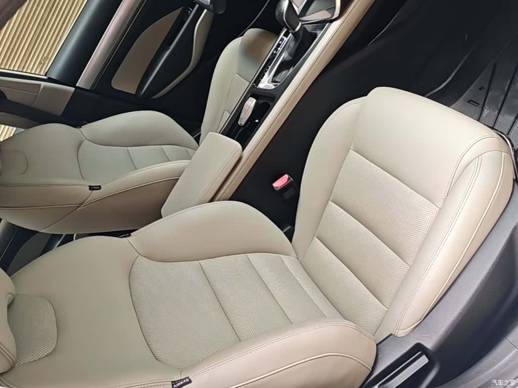 Geely Binray, 2019 25