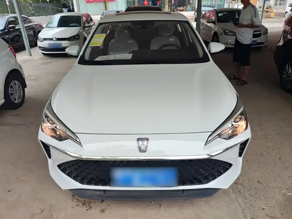 Roewe i5