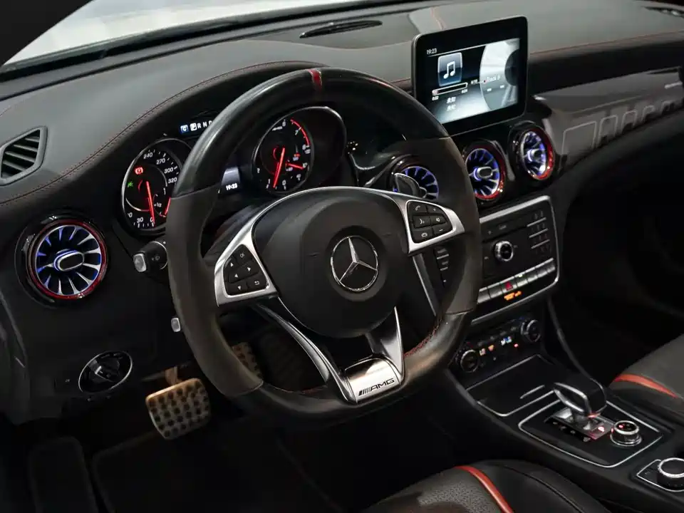 Mercedes-Benz CLA AMG