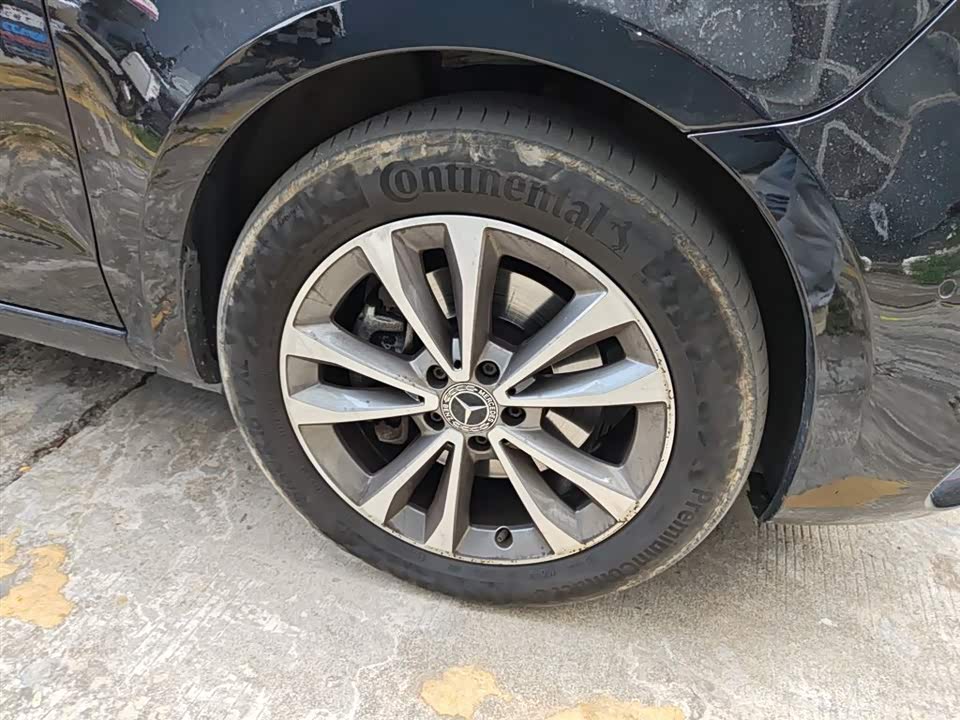 Mercedes-Benz V-class