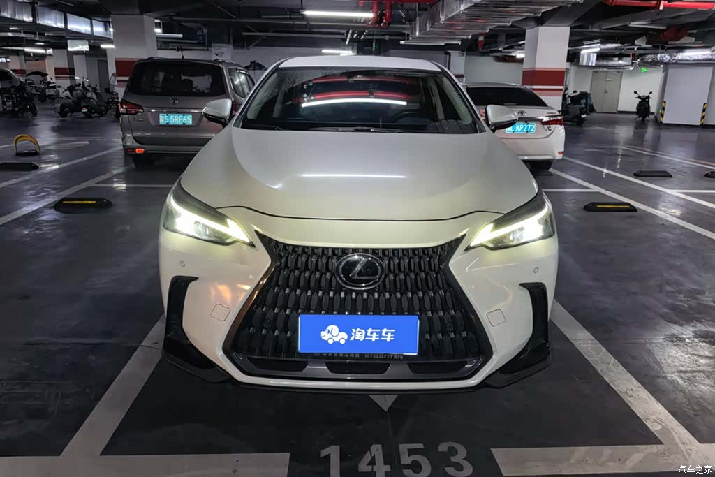 Lexus NX, 2022 2
