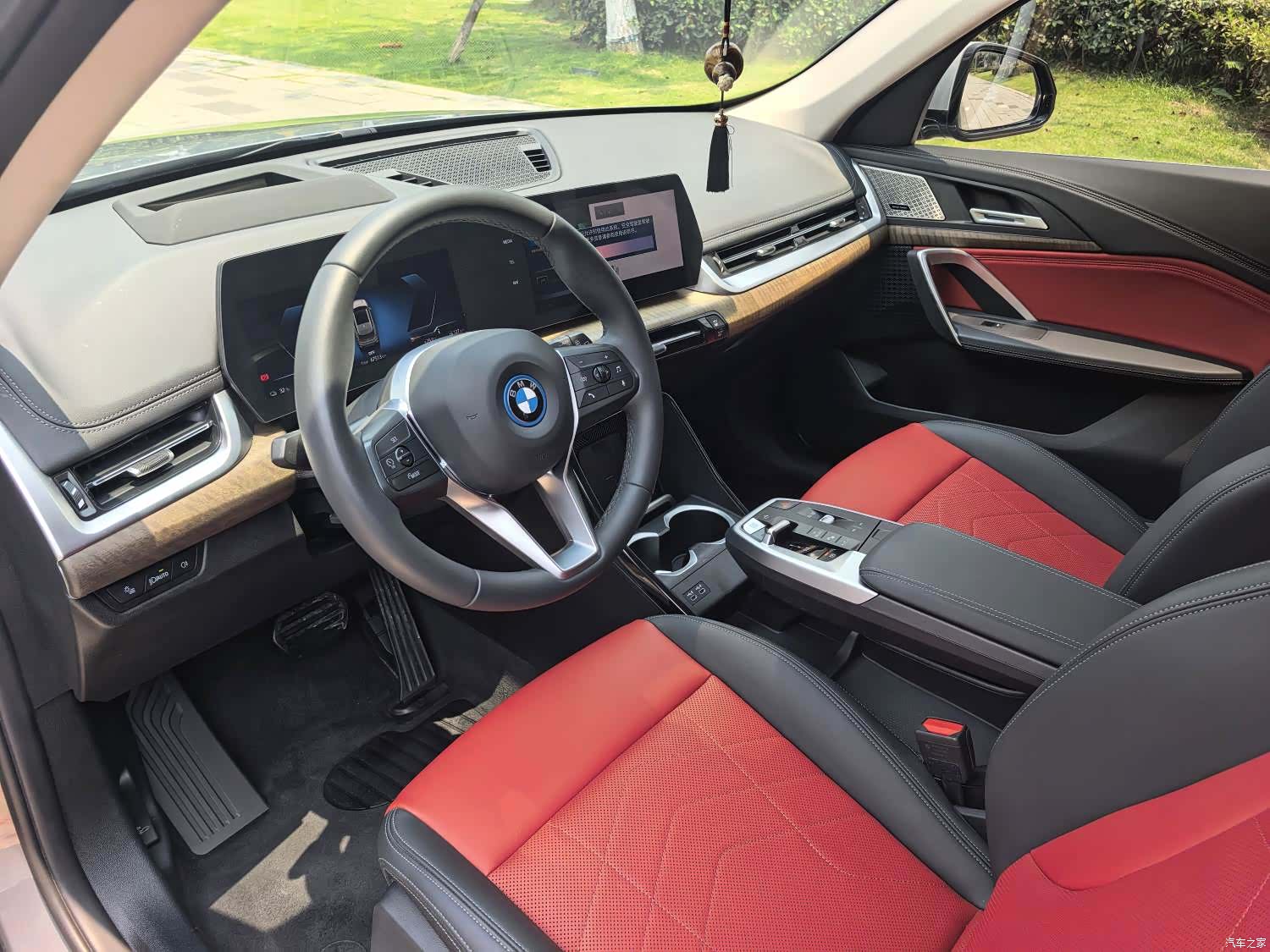 BMW iX1, 2023 6