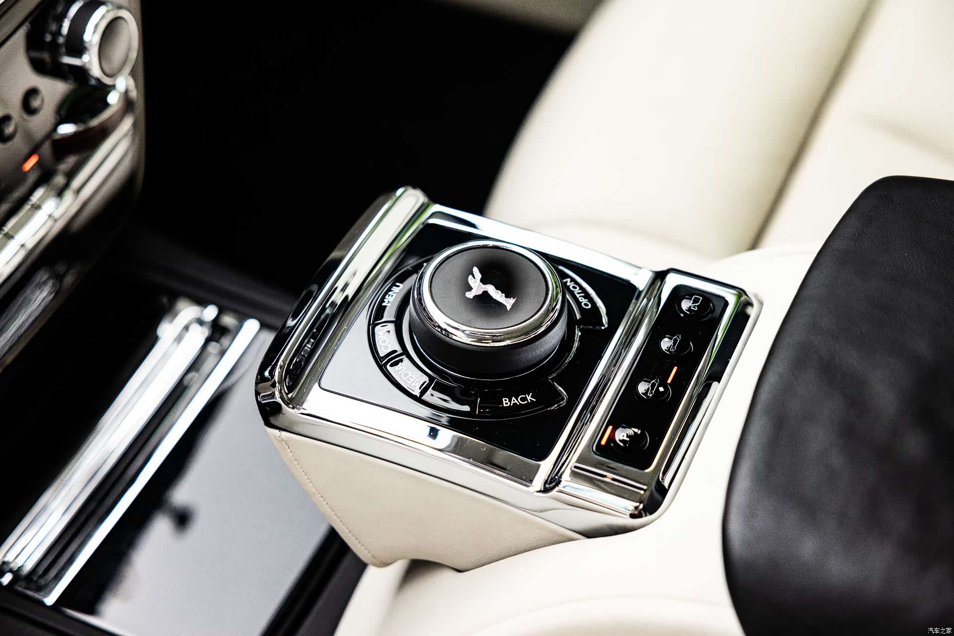 Rolls-Royce Phantom, 2018 7