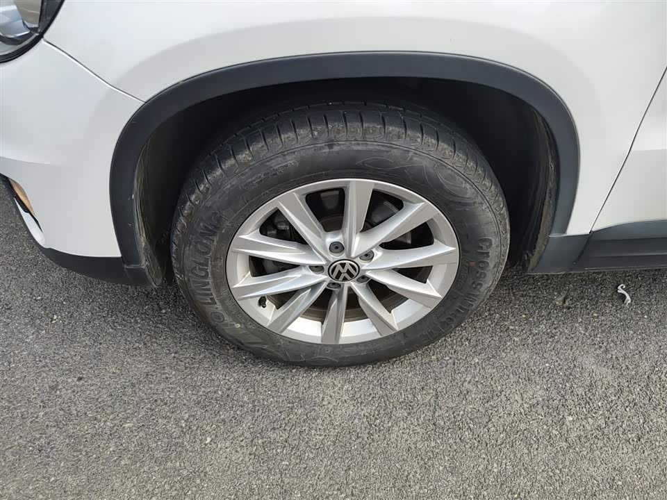 Volkswagen Tiguan Volkswagen Tiguan