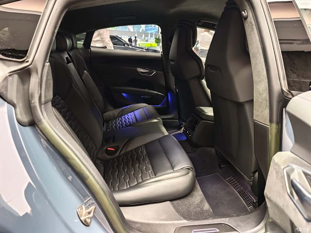 Audi e-tron, 2022 12