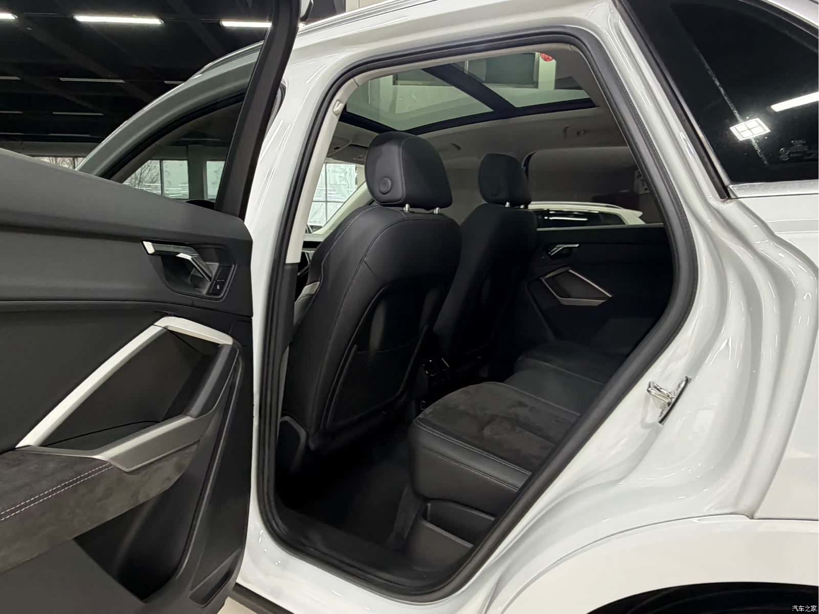 Audi Q3, 2022 13