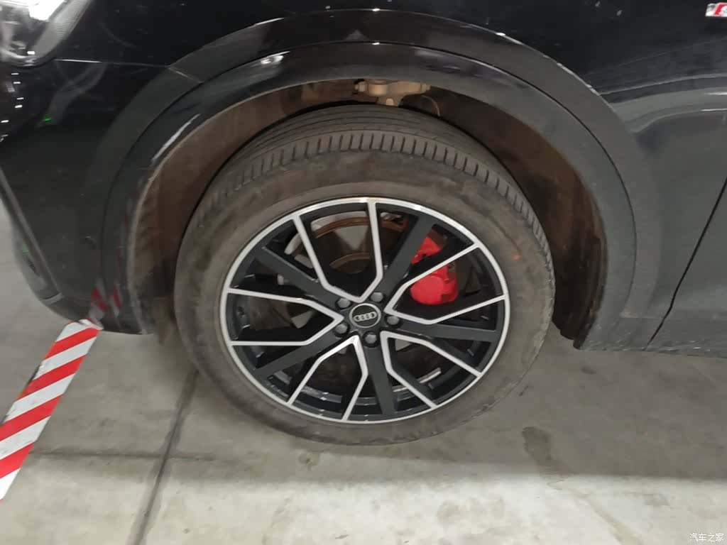 Audi Q5L, 2024 23