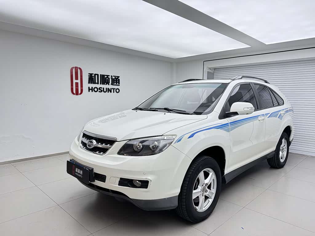 BYD S6
