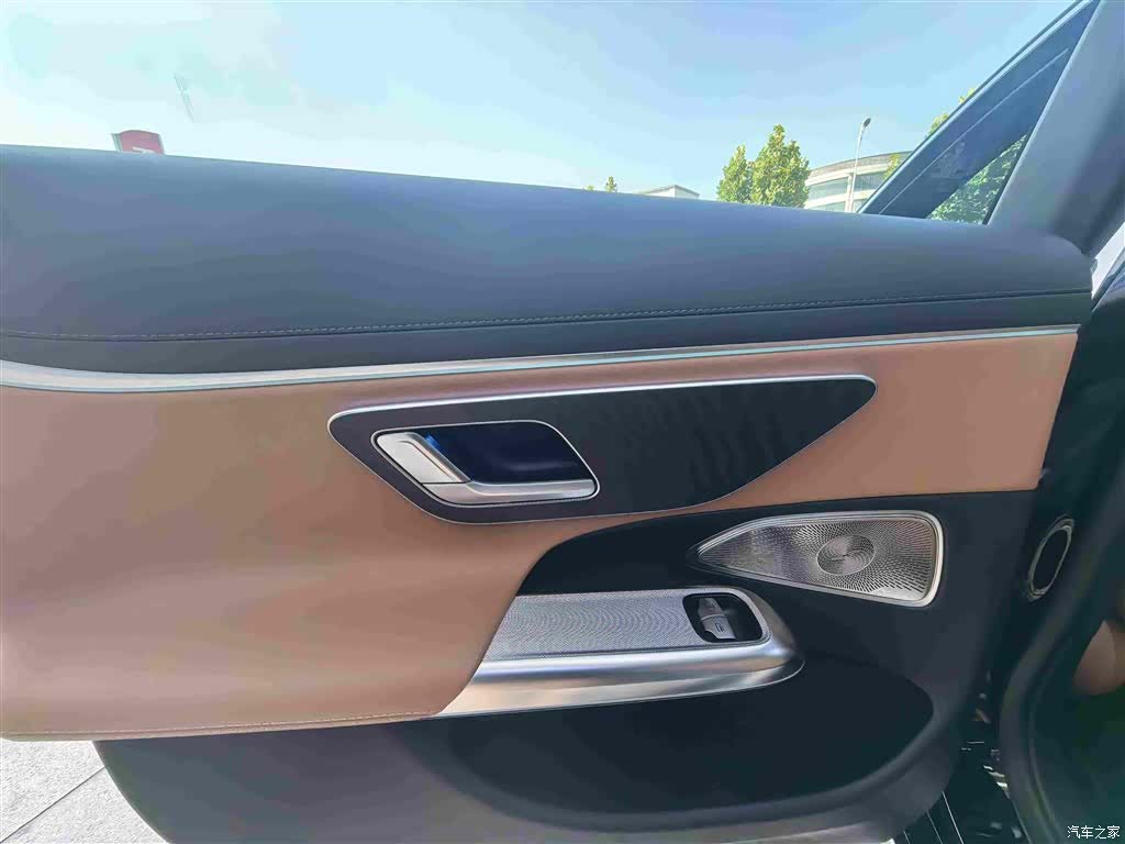 Mercedes-Benz E-Class, 2025 14