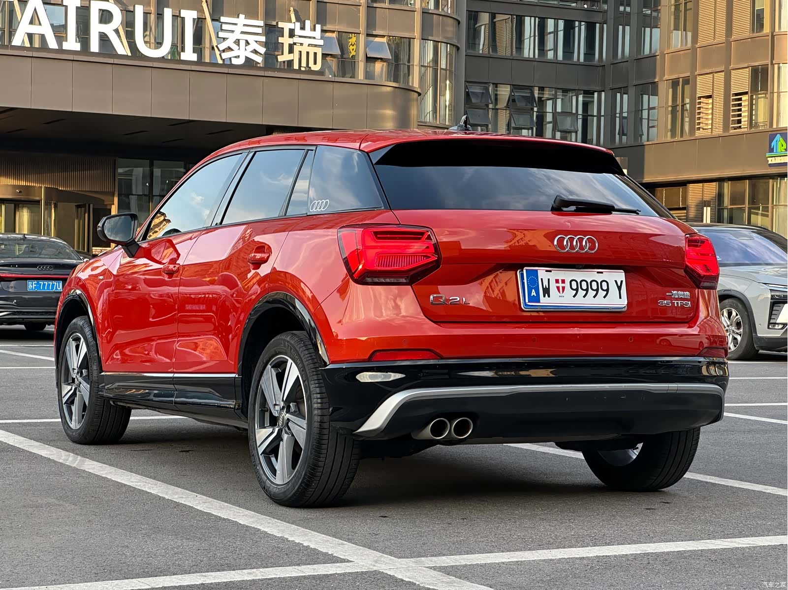 Audi Q2L, 2021 все фото