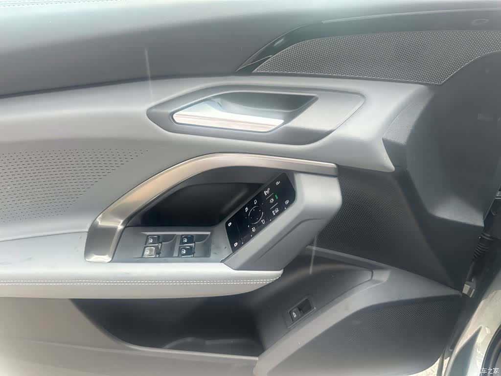 Audi Q5L, 2026 22