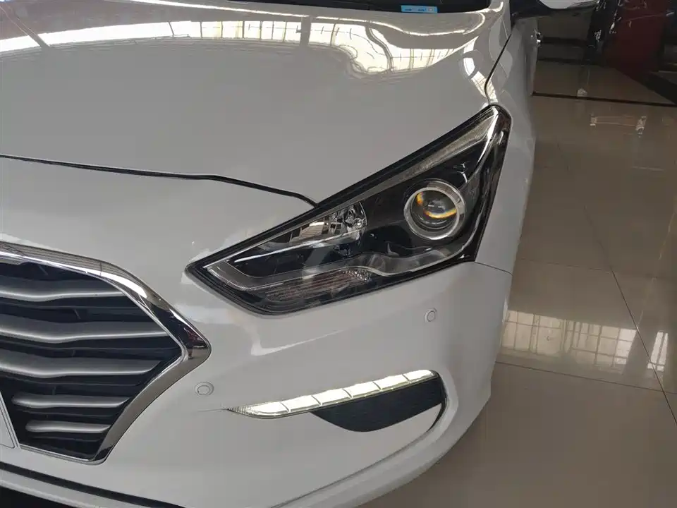 Hyundai Name picture