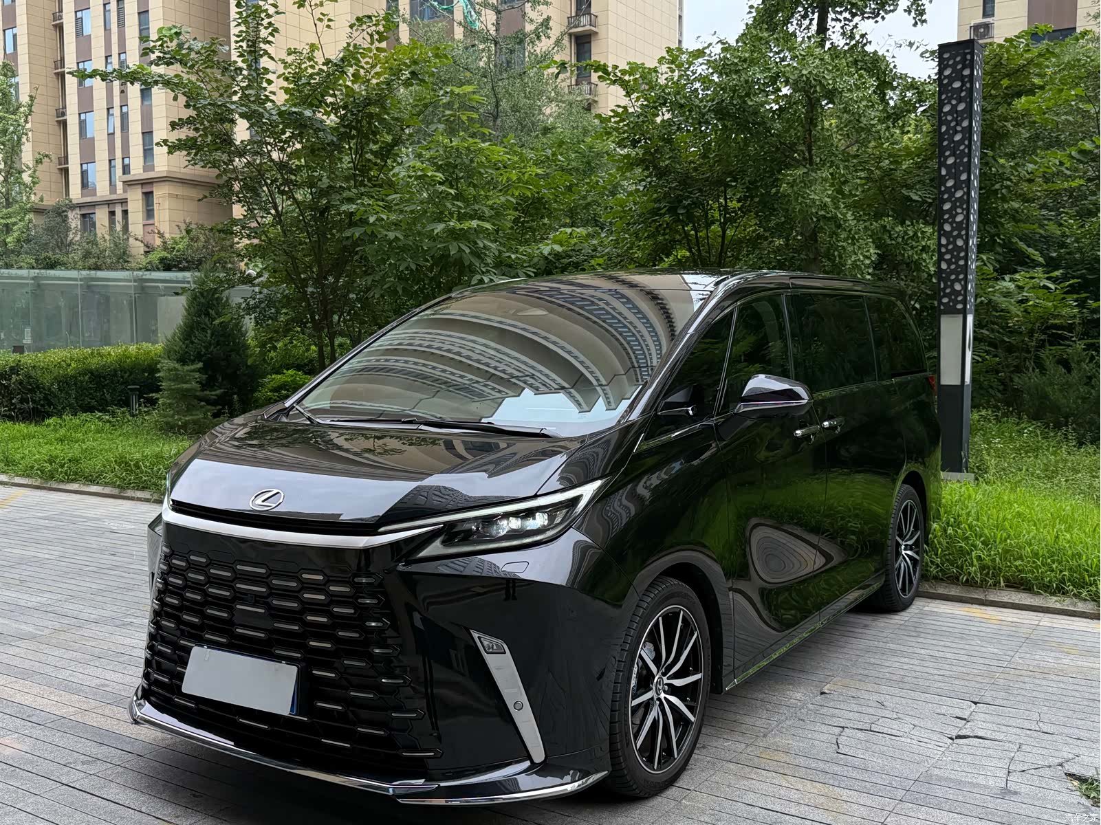 Lexus LM, 2024 2