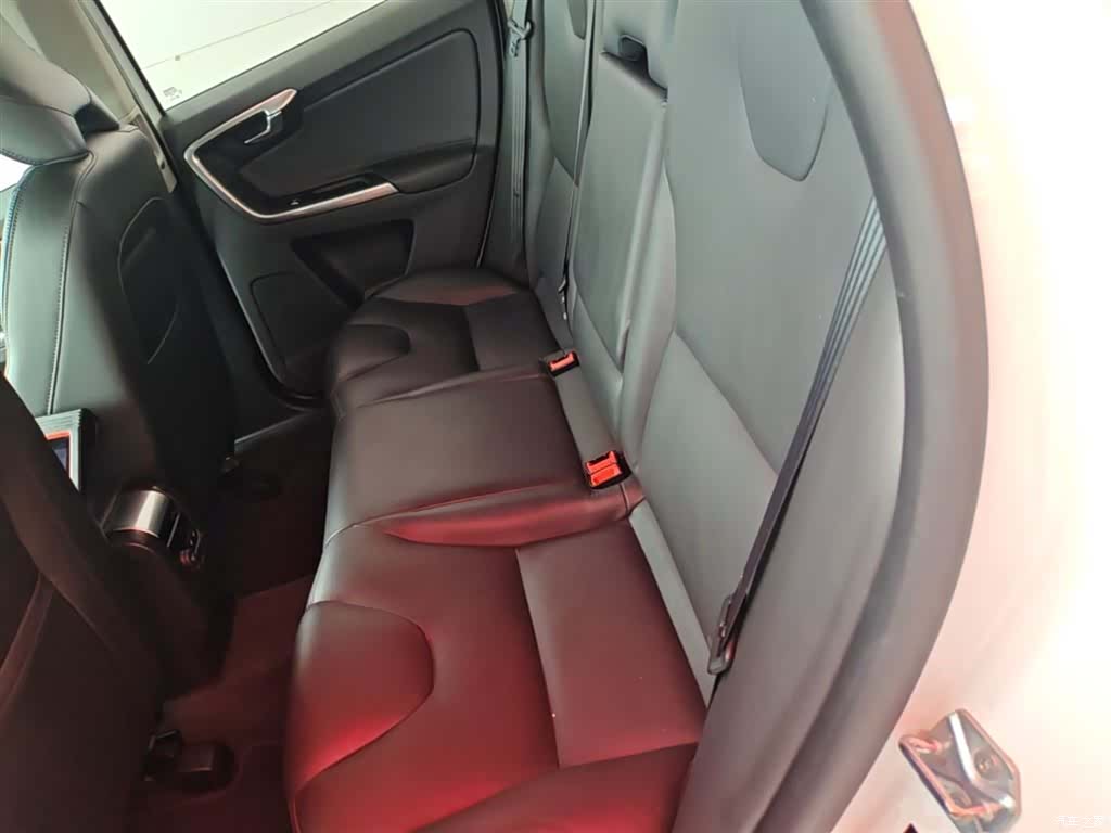 Volvo XC60, 2017 17