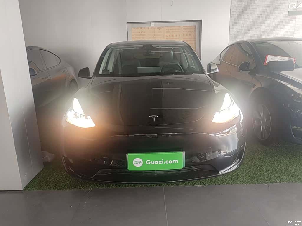 Tesla Model Y, 2024 3