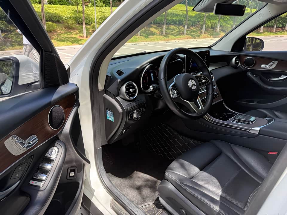 Mercedes-Benz GLC Mercedes-Benz GLC