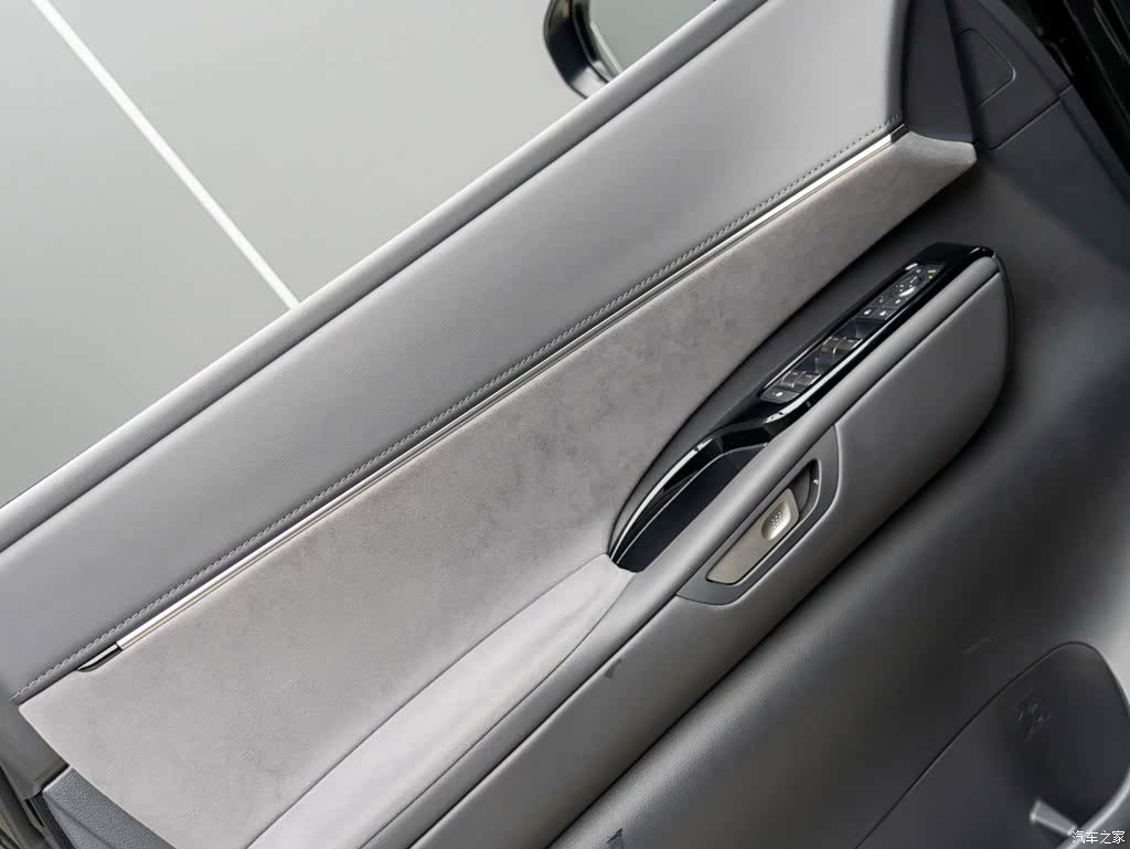 Lexus LM, 2024 6