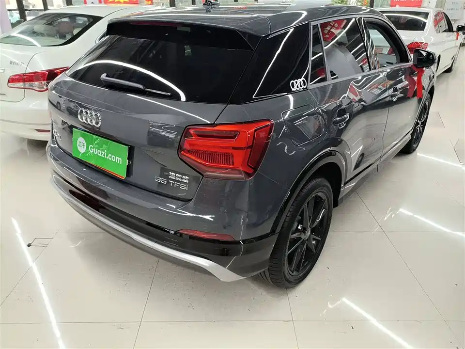 Audi Q2L