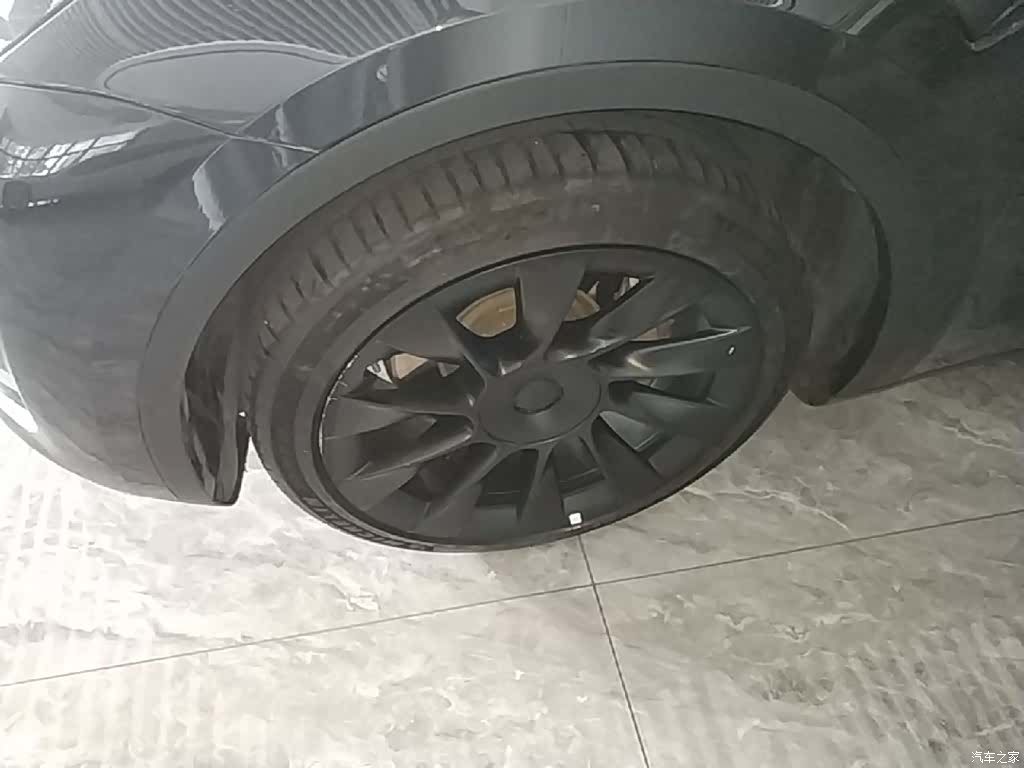 Tesla Model Y, 2024 23