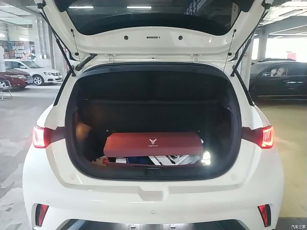 BYD Dolphin, 2023 19