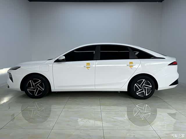 Roewe D6, 2025 9