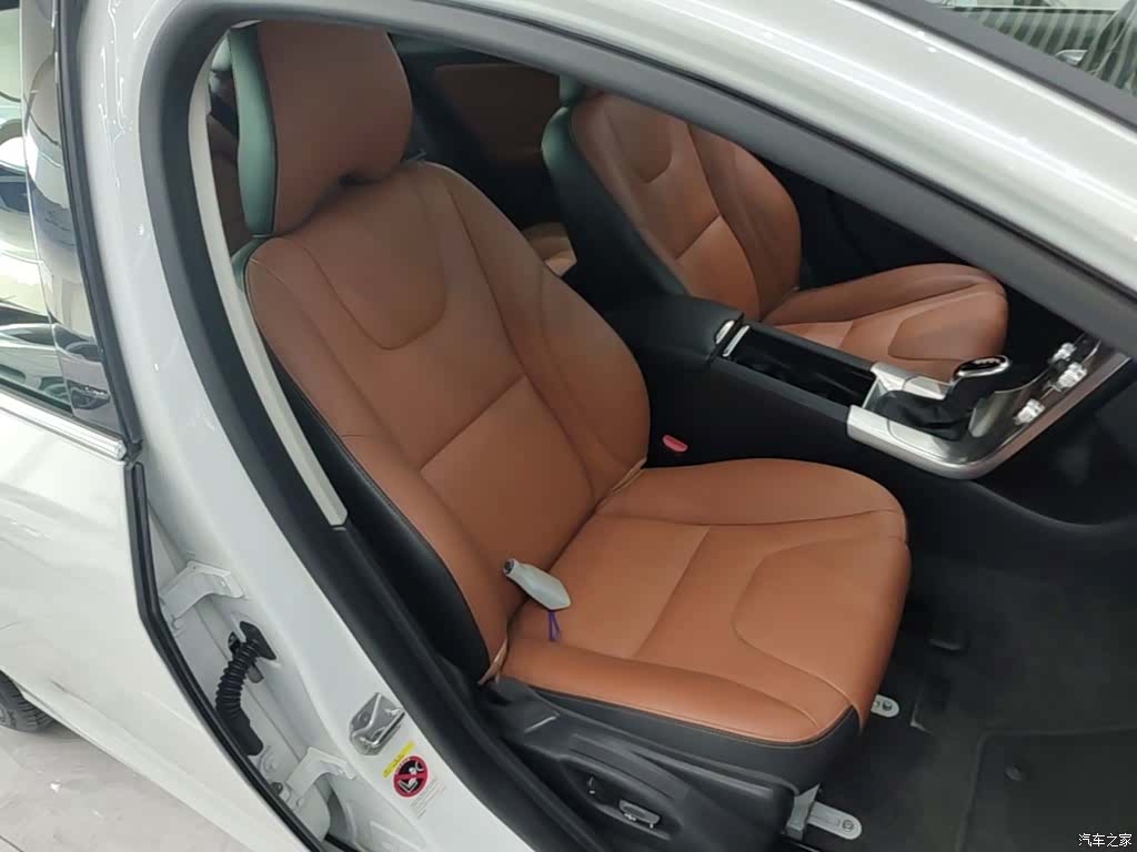 Volvo S60, 2018 25