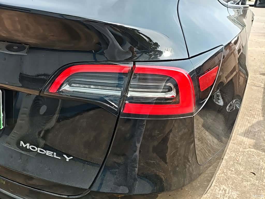 Tesla Model Y, 2023 8