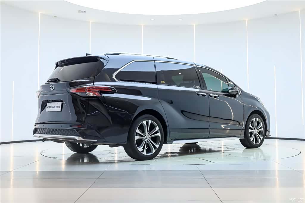 Toyota Granvia, 2024 4
