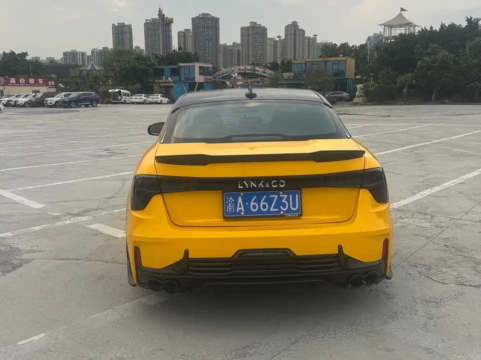 Lynk & Co 03